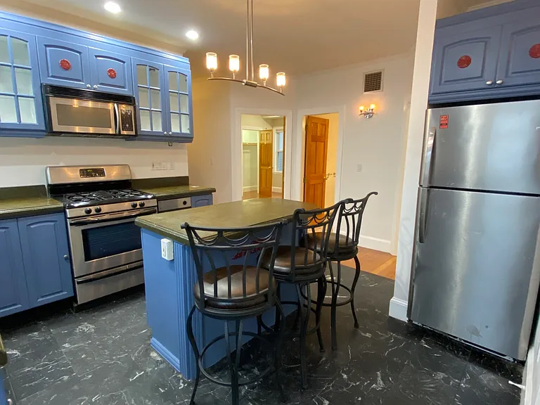 200 Hyde Park Ave #3 — Photo 5