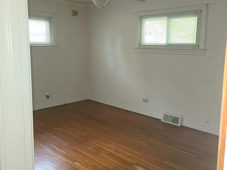 381 Mountview Ct SE — Photo 4