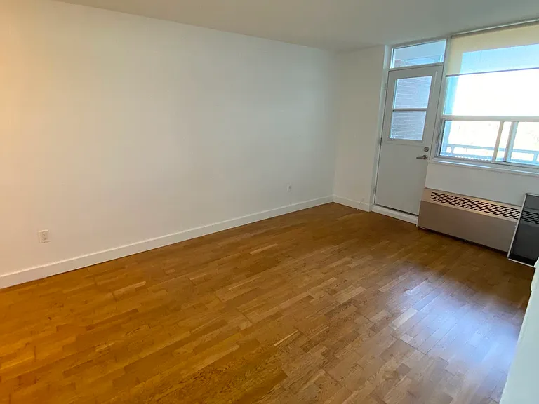 230 Oak St — Photo 24