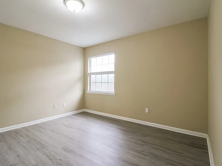 8028 Bannockburn Dr — Photo 13
