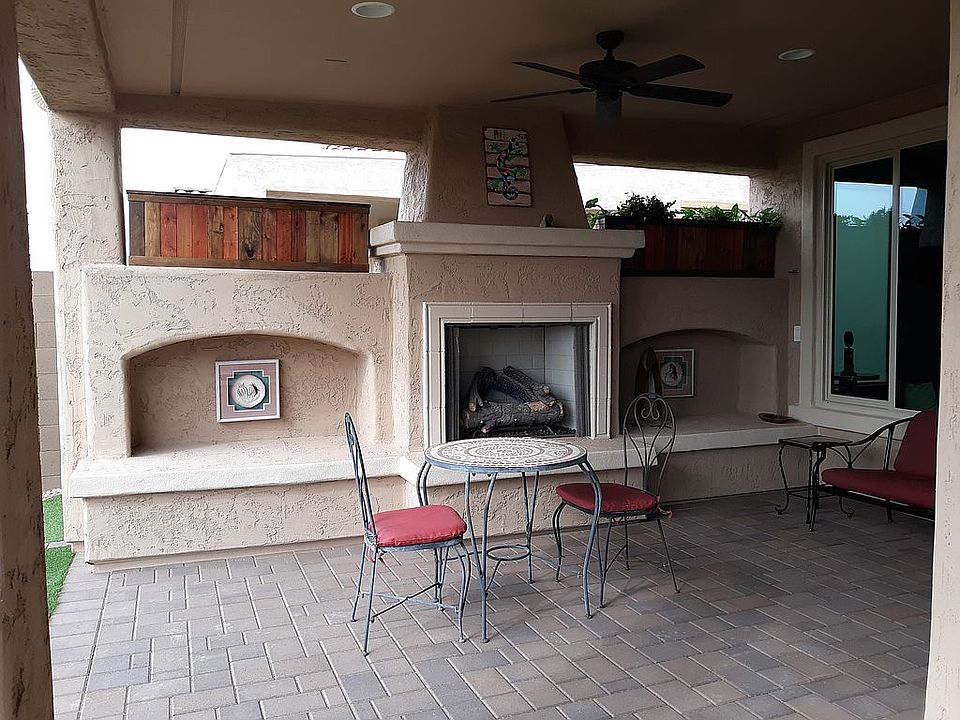 2nd image of 4092 N Hawthorn Dr