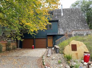 1224 Robert St, Minot, ND 58703