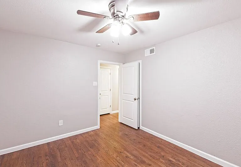 304 S Grove Rd — Photo 27