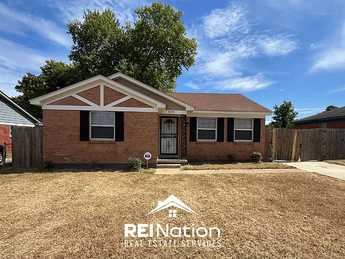 3 bed, 1.0 bath, 1095 sqft, $1,275 — Photo 1
