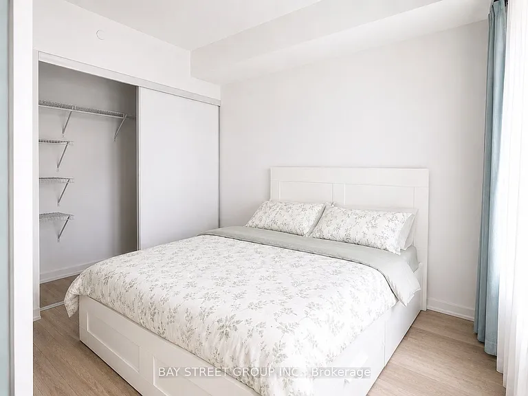 77 Mutual St #801 — Photo 11