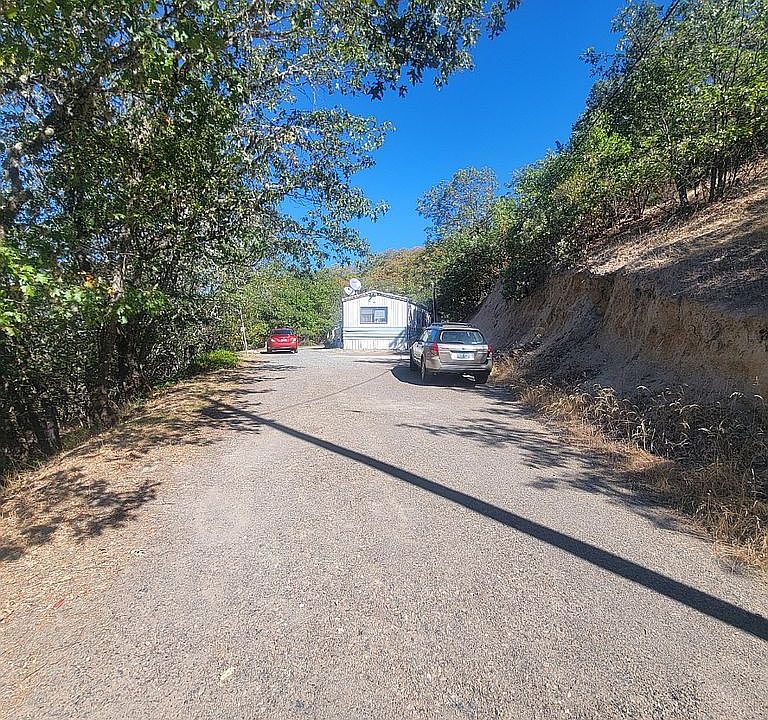 2nd image of 2455 Harbeck Rd