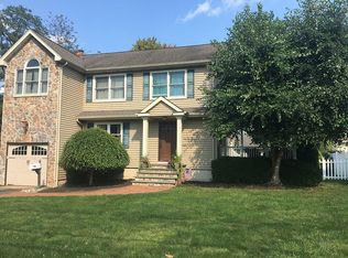 2310 Seneca Rd, Scotch Plains, NJ 07076