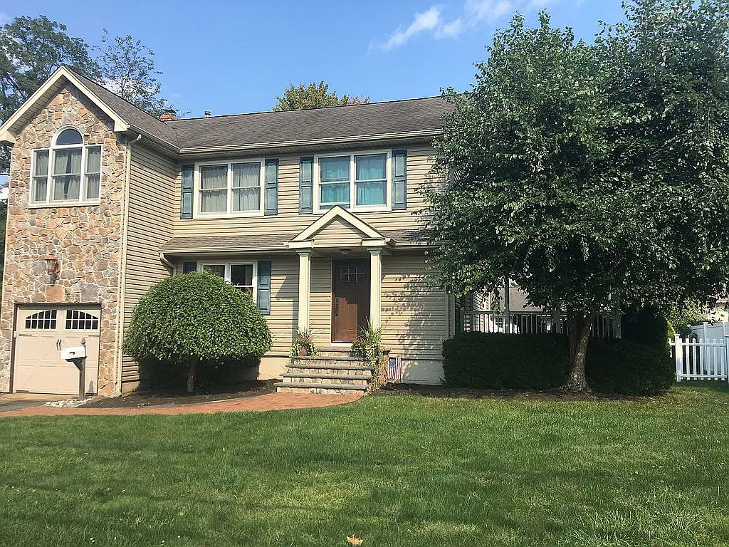 2310 Seneca Rd photo 1