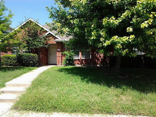 1st image of 739 Cedarwood Dr