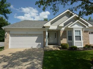 2402 S Lakeridge Ct, Lake Saint Louis, MO