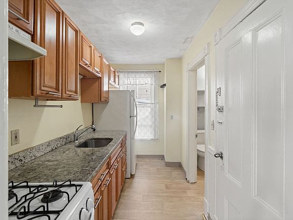 5th image of 100 Medford St #1R