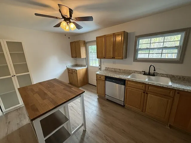 1360 Marshall Dr — Photo 6