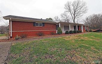 5th image of 1709 Oak Hills St