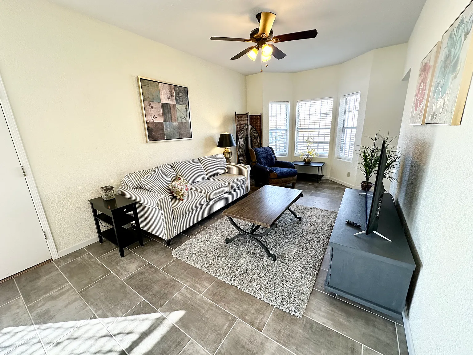 13912 Nambe Ave NE — Photo 1