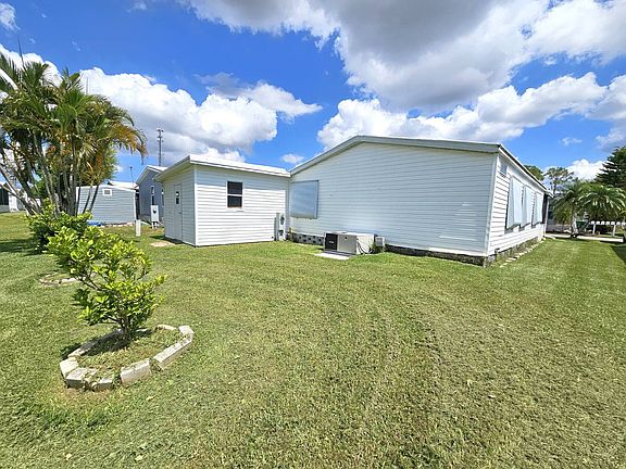 5th image of 17100 Tamiami Trl #218