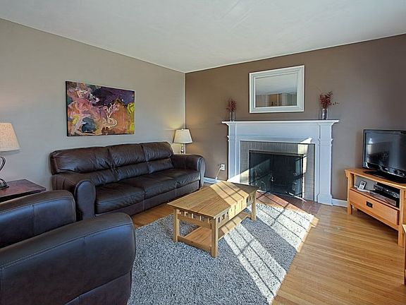 3rd image of 8408 Crowley Pl