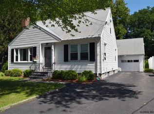 15 Pinehurst Rd, Albany, NY 12205