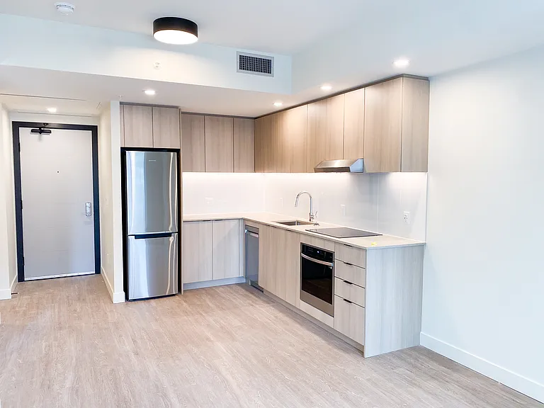 9873 King George Blvd — Photo 43