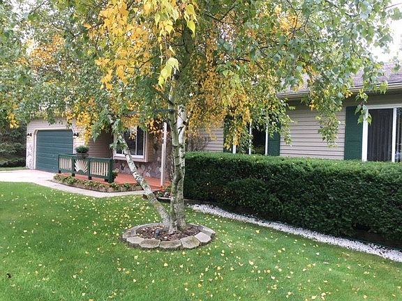 3rd image of 1088 Red Barn Dr