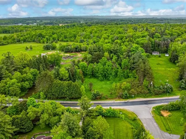 699 Moonstone Rd E, Oro Medonte, ON L0K 1E0