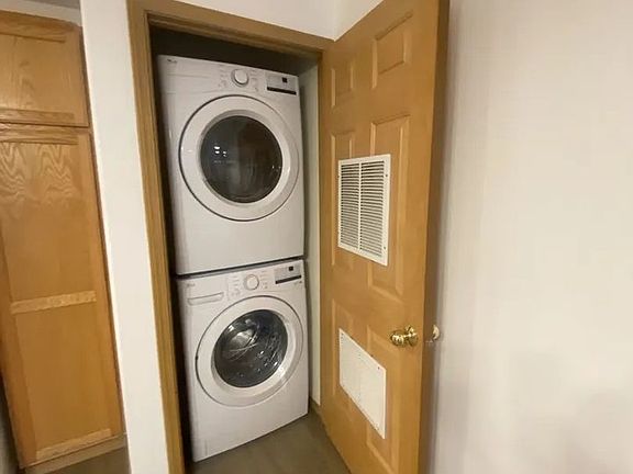 5th image of 2732 Berryman Ln #1