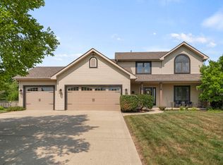 11028 Oakbriar Ct, Fort Wayne, IN