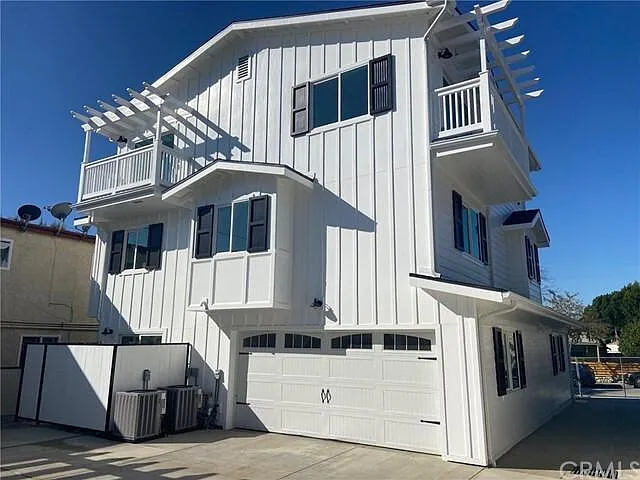 Building Photo - 7648 Bright Ave #A-B