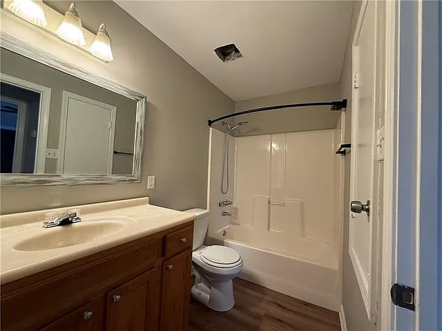 228 Megan St — Photo 6