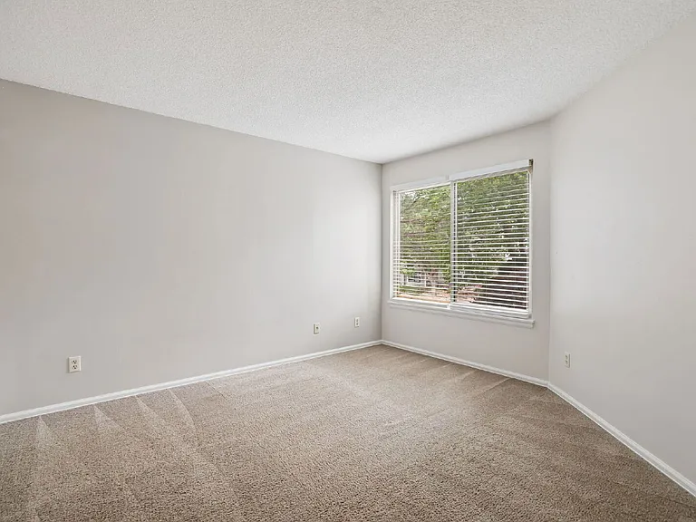 952 Acapulco Ct — Photo 18