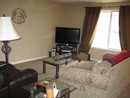 2nd image of 10704 NE 93rd St