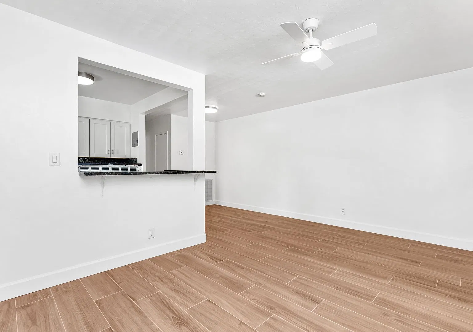 1132-1134 Ne 16 Terrace — Photo 4