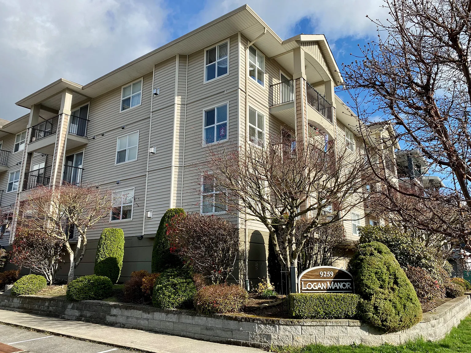 Logan Place — Photo 3