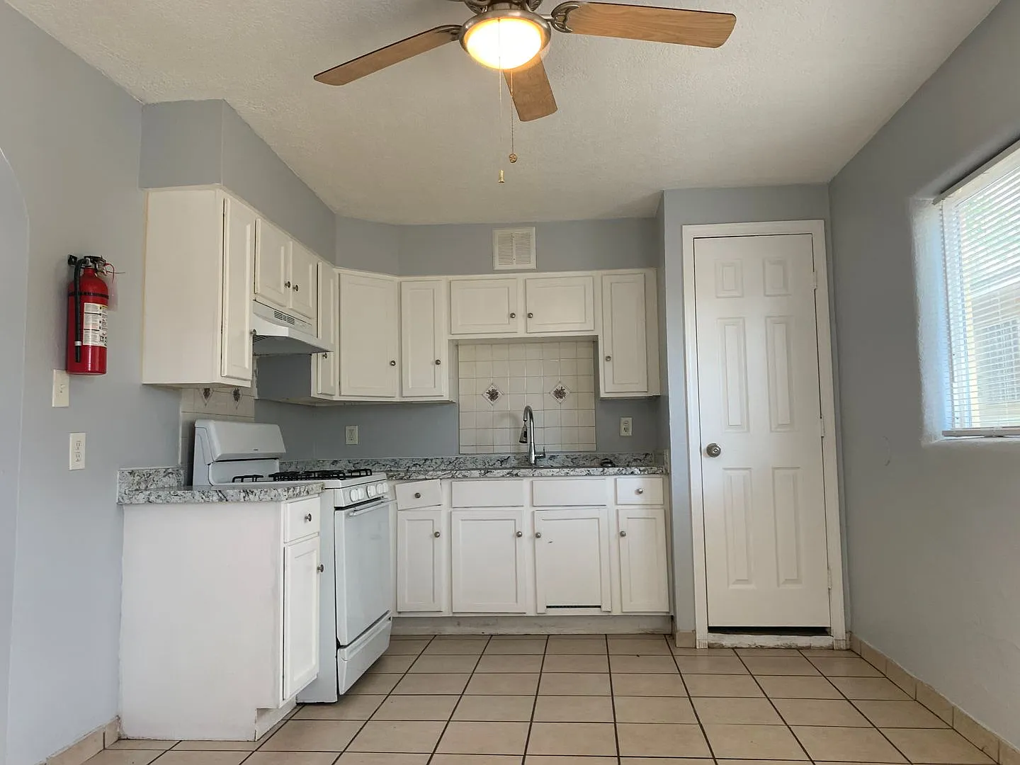 328 Rhode Island (New) St NE — Photo 1
