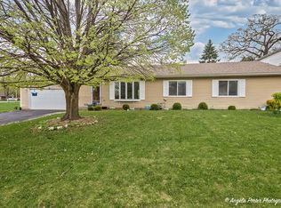 670 W Nippersink Rd, Round Lake, IL 60073