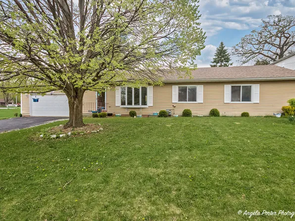 670 W Nippersink Rd, Round Lake, IL 60073