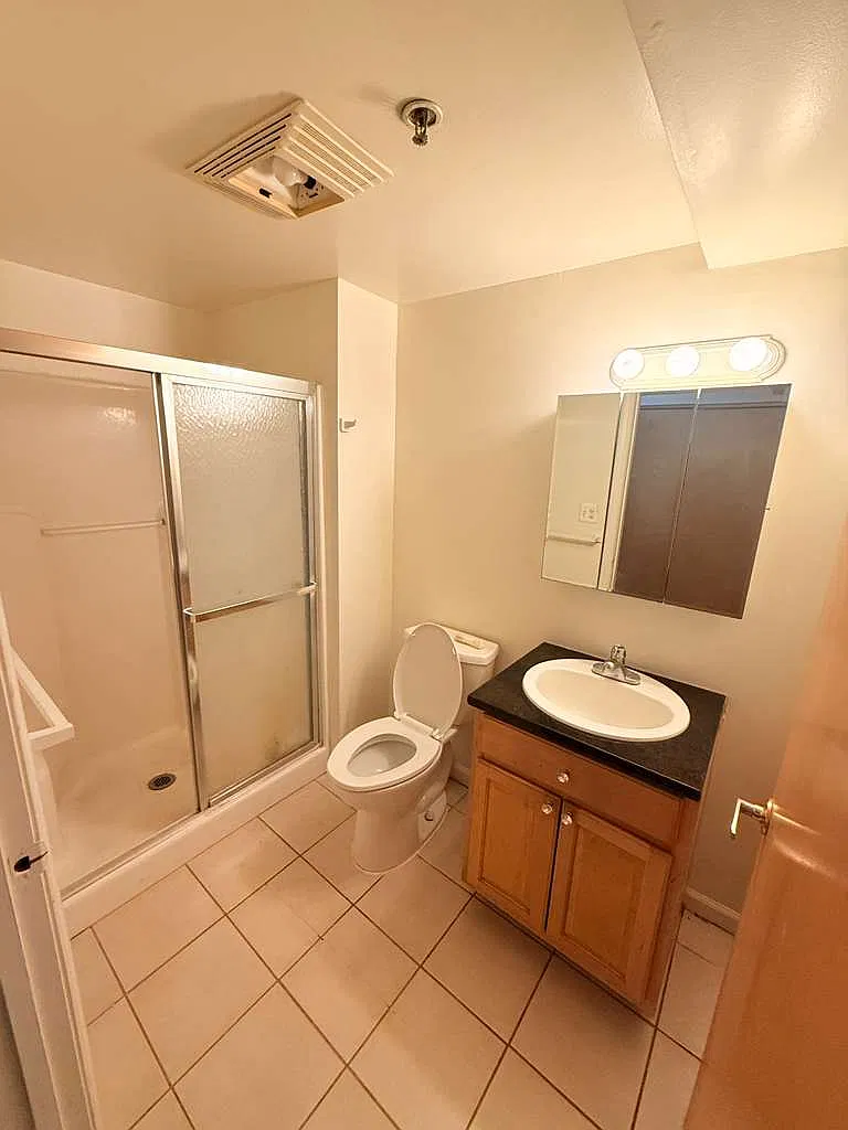 Studio, $1,420 — Photo 4