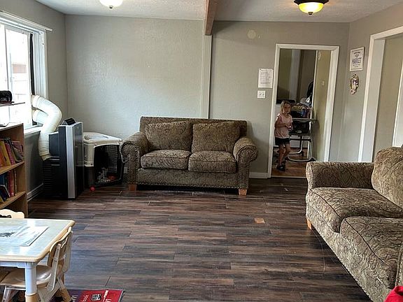 3rd image of 1213 Main St