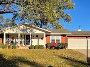 14 Providence Ln, Springfield, IL 62711