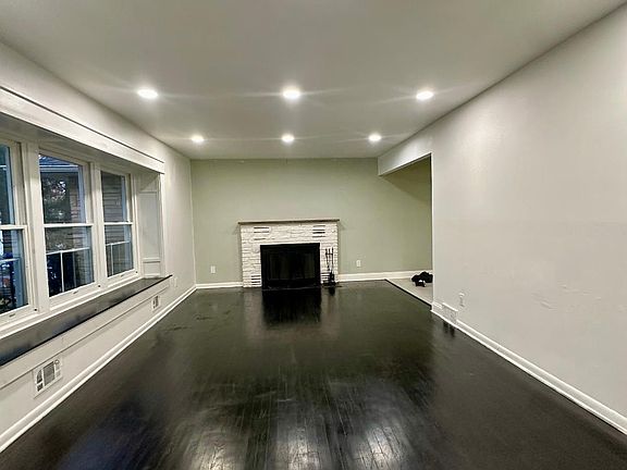 5th image of 297 Cambourne Dr