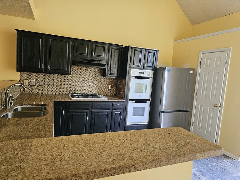6803 Yorkdale Ct — Photo 15