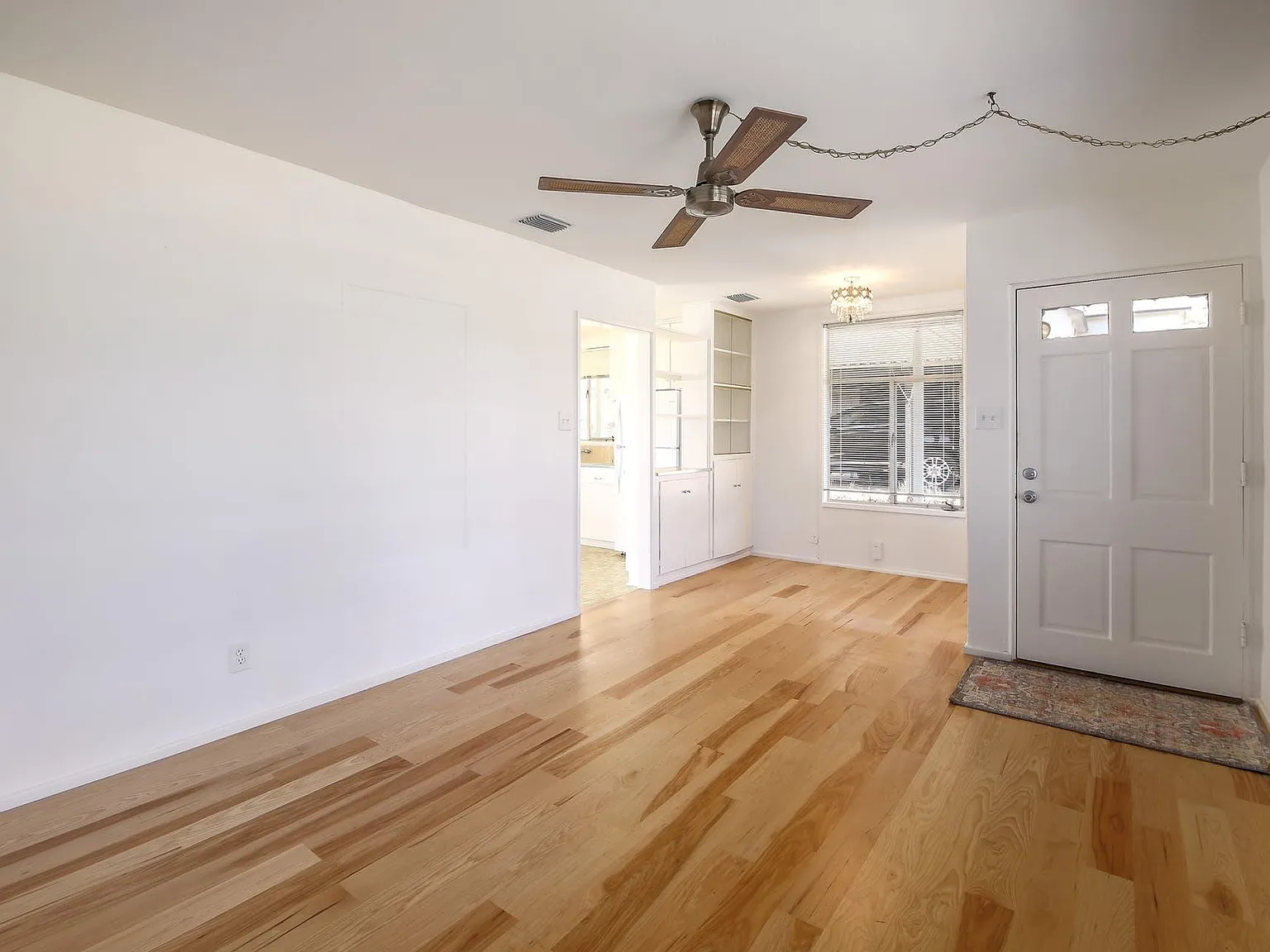 2 bed, 1.0 bath, 936 sqft, $2,200 — Photo 4