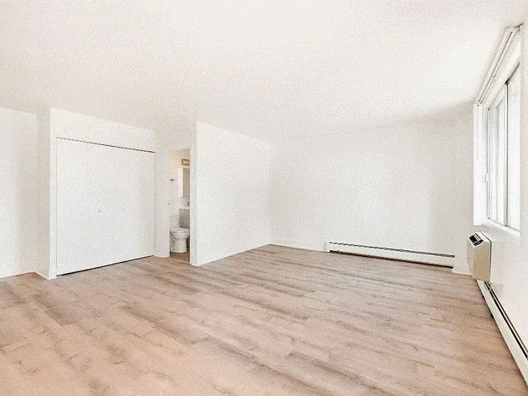 2424 N.Clark — Photo 26
