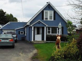 44 Elmwood Ave, Gloversville, NY 12078