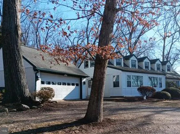 303 Sheeder Rd, Phoenixville, PA 19460