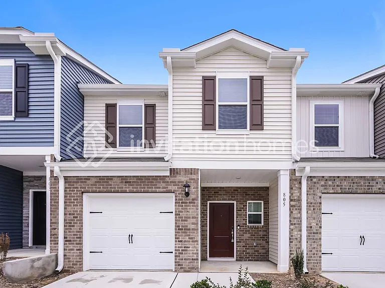 805 Holiday Park Ln — Photo 1