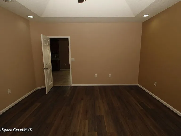 535 Trymore Dr SE — Photo 16