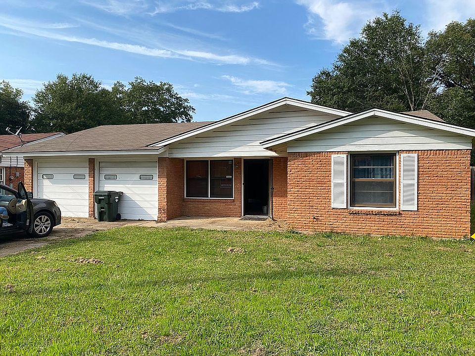 1st image of 2714 Anita Ln
