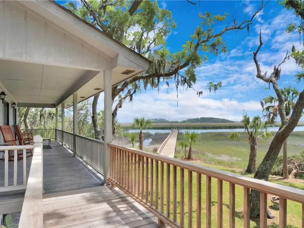 1236 Kittles Island Dr SE, Darien, GA 31305