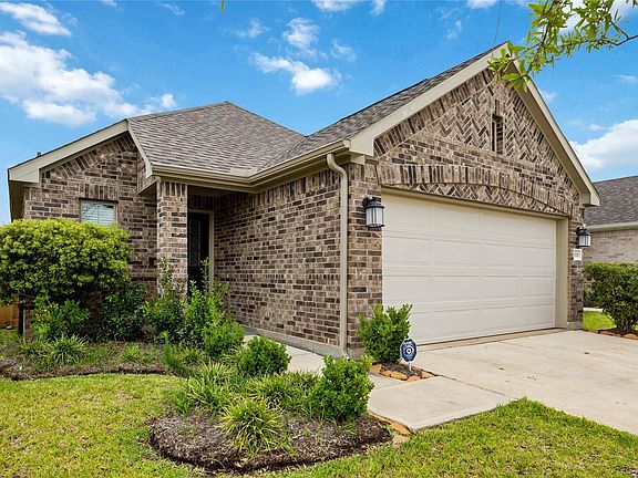 2nd image of 8118 Royal Breeze Dr
