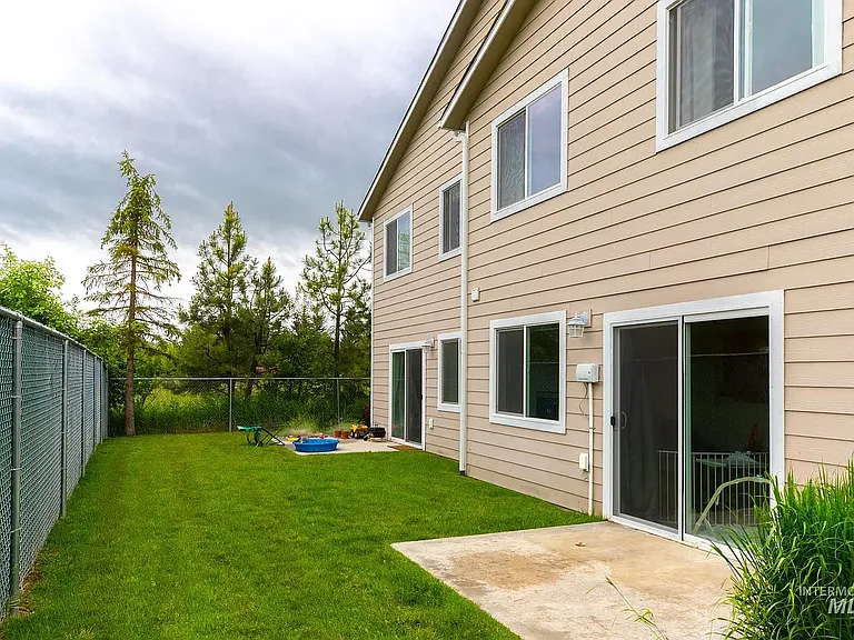 606 606/608 N Mountain View Rd — Photo 19